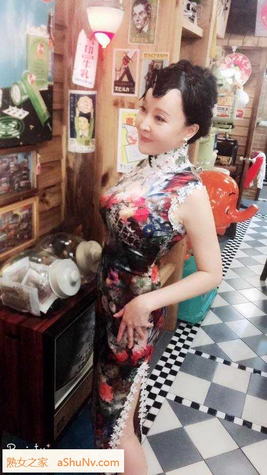 老熟女黄歆惠的生活自拍，最喜欢旅游与摄影